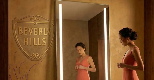When Luxury Hospitality Meets Bespoke Lighting: A Raynova Mirror in Beverly Hills